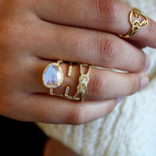 Load image into Gallery viewer, Halo Moonstone Ring: 7 / Silver