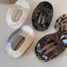 Load image into Gallery viewer, Simple Oval-Shaped Flat Medium Hair Claw DP25H774: Dark Tortoiseshell