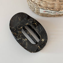 Load image into Gallery viewer, Simple Oval-Shaped Flat Medium Hair Claw DP25H774: Dark Tortoiseshell