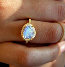 Load image into Gallery viewer, Halo Moonstone Ring: 7 / Silver