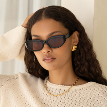 Load image into Gallery viewer, Ameli Acetate Cat-Eye Sunglasses : Black
