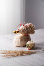 Load image into Gallery viewer, Retro Bus Candle - Christmas Decor: Holiday Spice
