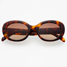 Load image into Gallery viewer, Aria Acetate Womens Oval Sunglasses : Brown Tortoise
