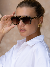 Load image into Gallery viewer, Voyager Acetate Oversized Aviator Sunglasses  : Milky Tortoise
