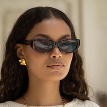 Load image into Gallery viewer, Ameli Acetate Cat-Eye Sunglasses  : Tortoise
