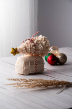 Load image into Gallery viewer, Retro Bus Candle - Christmas Decor: Holiday Spice
