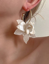 Load image into Gallery viewer, Vintage Style  Large Flower Petal Dangle Earrings DP25D828: White
