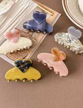 Load image into Gallery viewer, Cute Heart Acetate Small Hair Claw DP25E896: Beige
