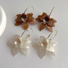 Load image into Gallery viewer, Vintage Style  Large Flower Petal Dangle Earrings DP25D828: White
